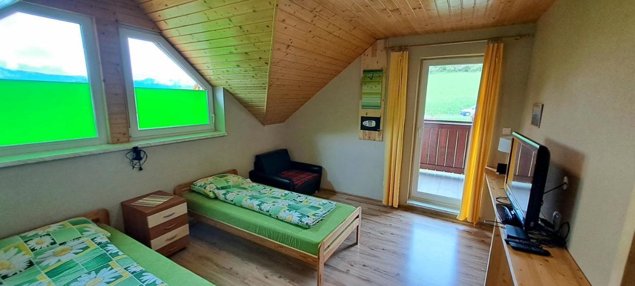Ubytovanie U Huberta Bešeňová Exterior foto